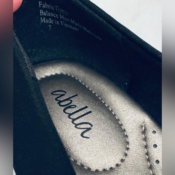 Abella Black Women's Flats - Picture 5 of 8